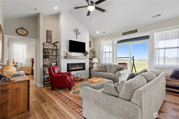 $525,000 | 8090 Desert Sage Court Southeast, Othello, WA 99344