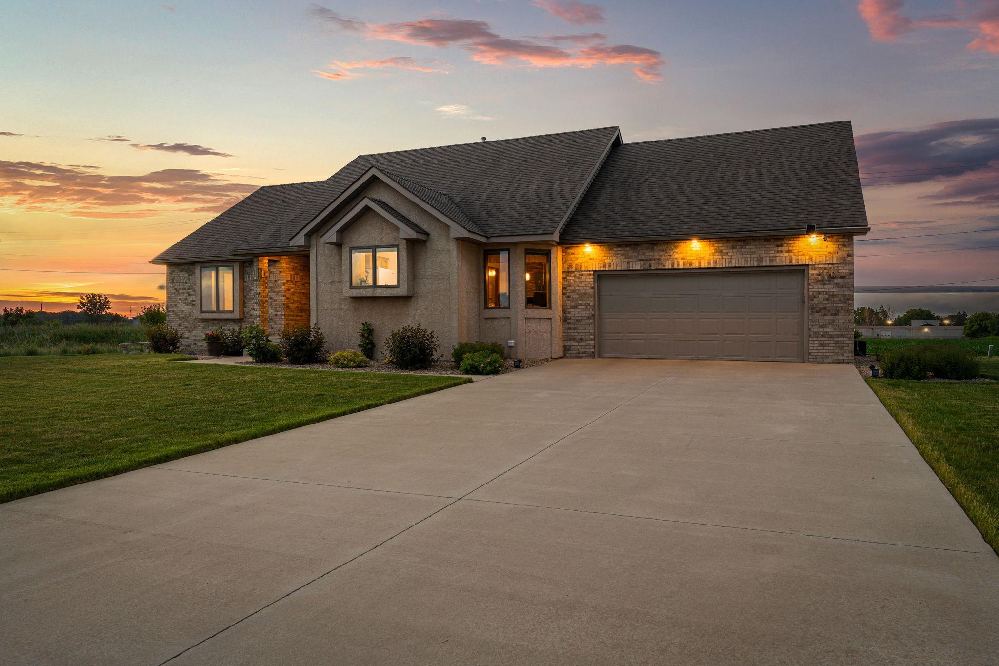 2908 5th Avenue Southwest Austin, MN 55912 - Photo 2 of 57