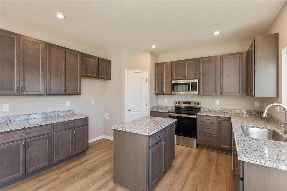 1515 Georgia Road Circleville, OH 43113 - Photo 7 of 42 07-Kitchen