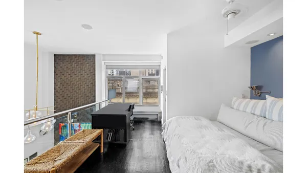 $1,250,000 | 372 5th Avenue, Unit PH10A | Midtown South