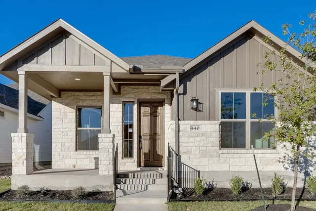 $369,990 | 440 Burlington Drive, Buda, TX 78610