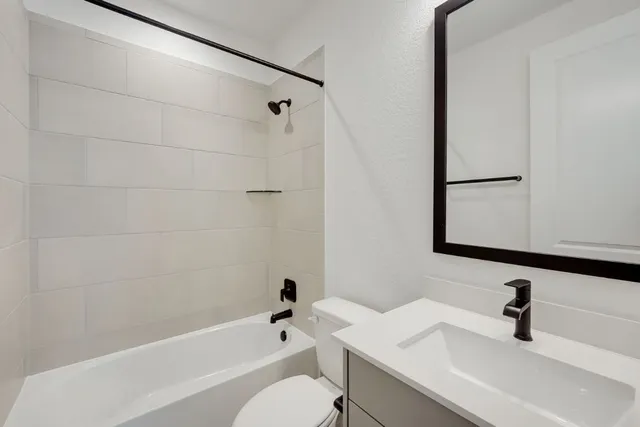 $369,990 | 440 Burlington Drive, Buda, TX 78610