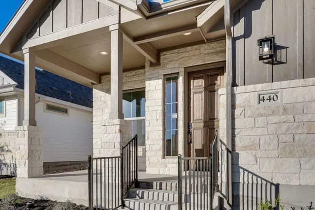 $369,990 | 440 Burlington Drive, Buda, TX 78610