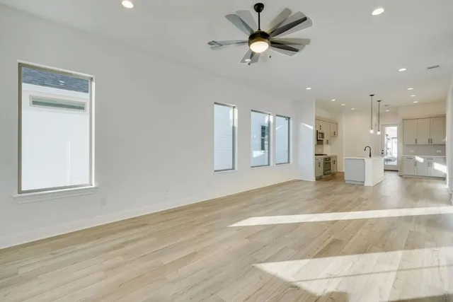 $369,990 | 440 Burlington Drive, Buda, TX 78610