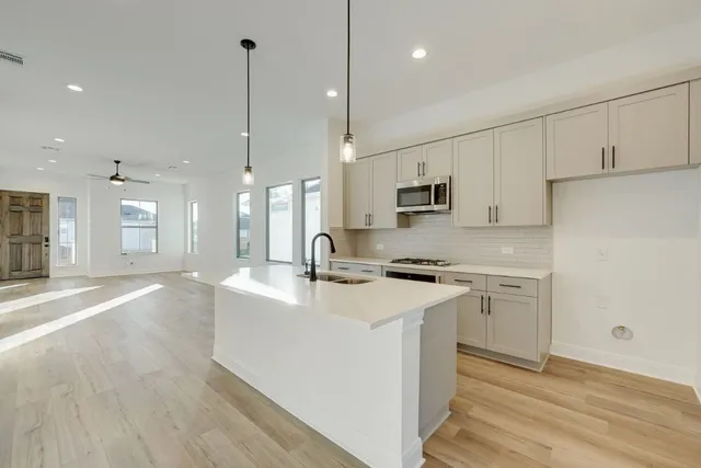 $369,990 | 440 Burlington Drive, Buda, TX 78610