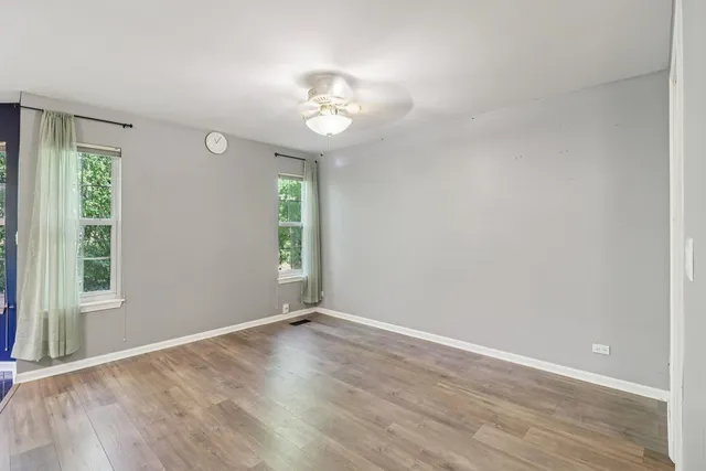 $305,000 | 136 Parkview Drive, Wauconda, IL 60084