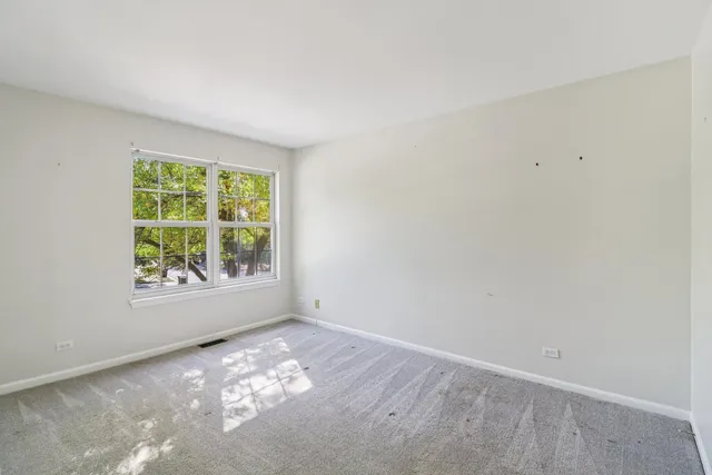 $305,000 | 136 Parkview Drive, Wauconda, IL 60084