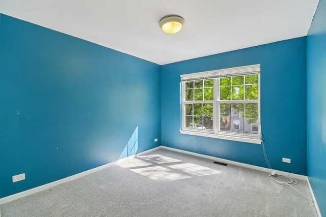 $305,000 | 136 Parkview Drive, Wauconda, IL 60084