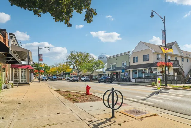 $305,000 | 136 Parkview Drive, Wauconda, IL 60084