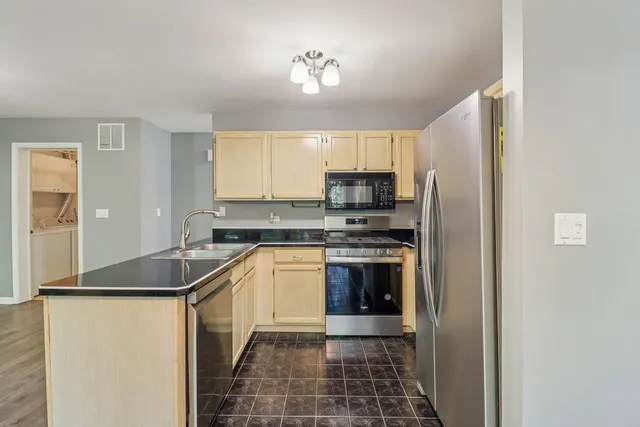 $305,000 | 136 Parkview Drive, Wauconda, IL 60084