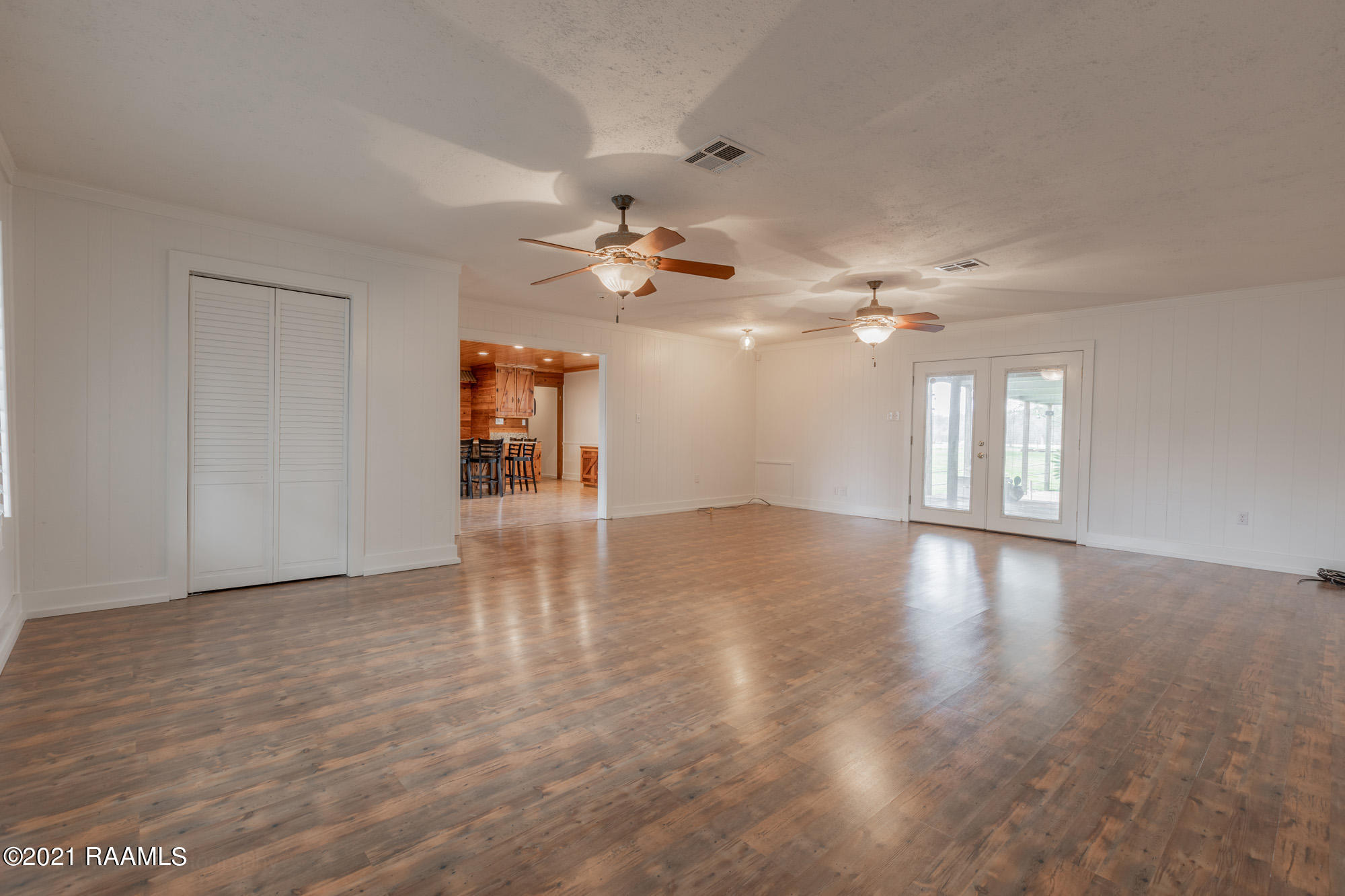 439 St Clair Road Breaux Bridge, LA 70517 - Photo 4 of 34 2-Living Room (2)