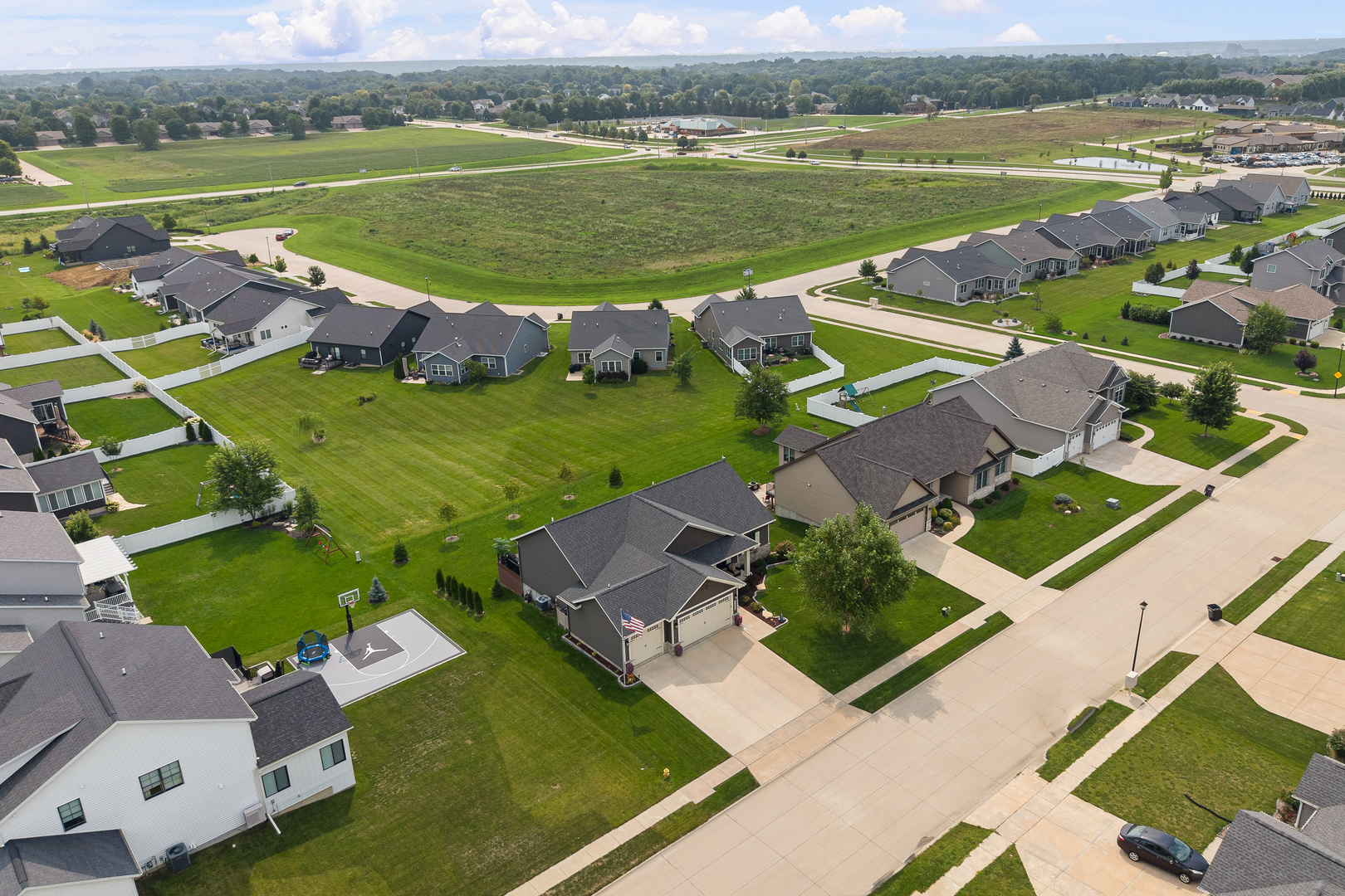 5555 Emily Road Bettendorf, IA 52722 - Photo 4 of 62 Gallery Image 4