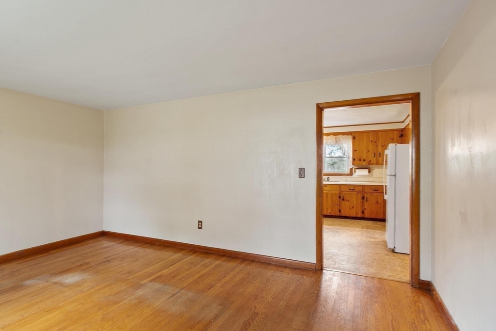 11 Cromie Street Clinton, MA 01510 - Photo 5 of 29