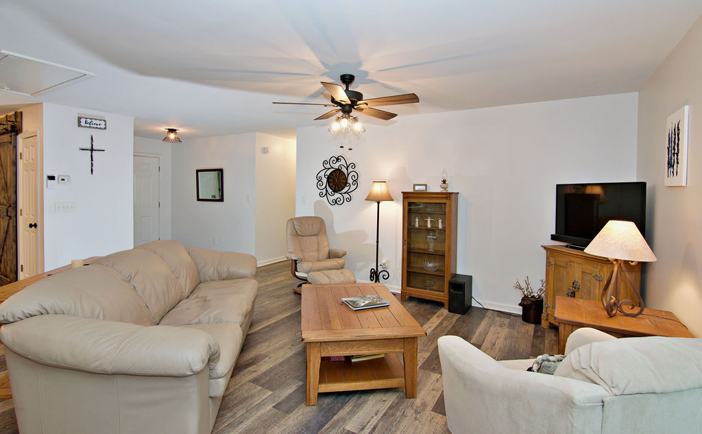 1279 Coneross Point Drive Seneca, SC 29678 - Photo 5 of 48