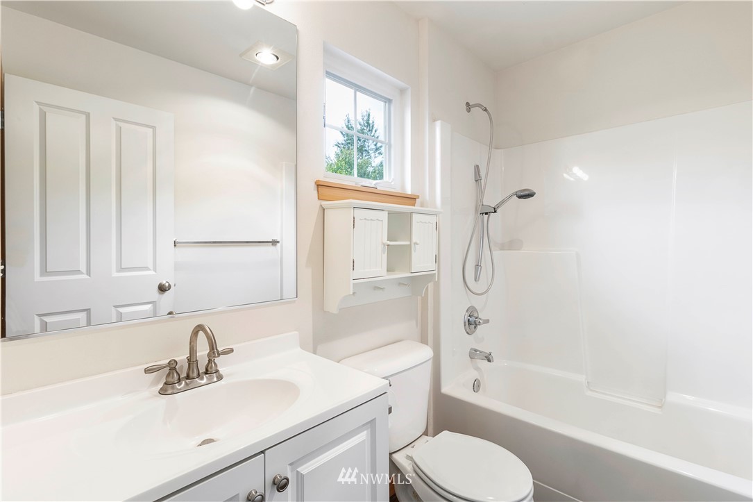 4465 Roxanna Loop Southeast Lacey, WA 98503 - Photo 16 of 24 Gallery Image 16