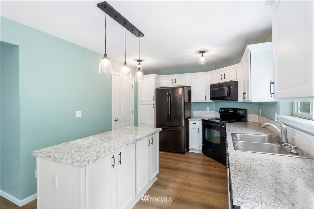 4465 Roxanna Loop Southeast Lacey, WA 98503 - Photo 8 of 24 Gallery Image 8