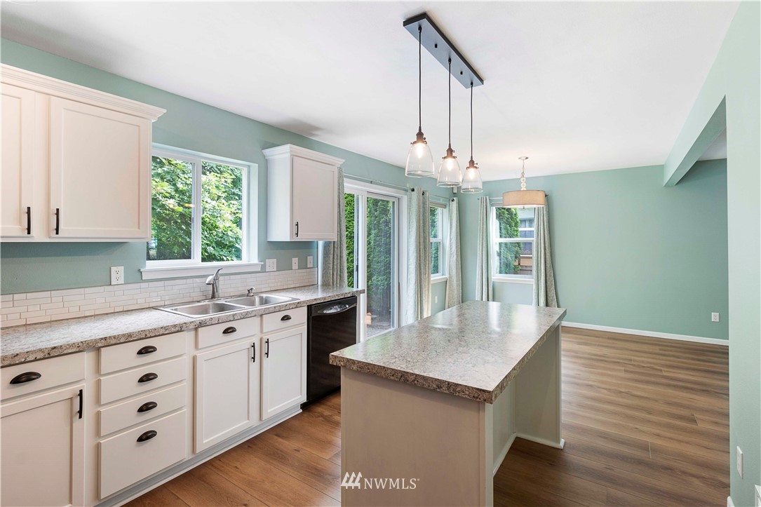 4465 Roxanna Loop Southeast Lacey, WA 98503 - Photo 10 of 24 Gallery Image 10