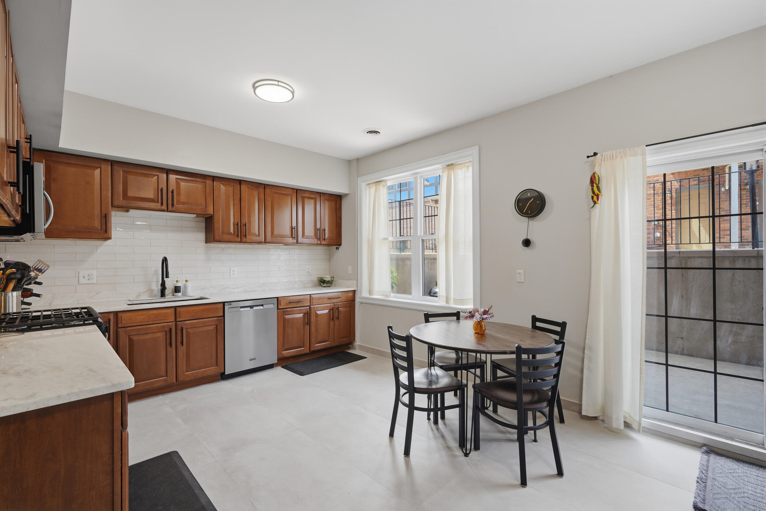 429 East Ferry Street, Unit 8 Detroit, MI 48202 - Photo 17 of 53 429 e ferry st-17