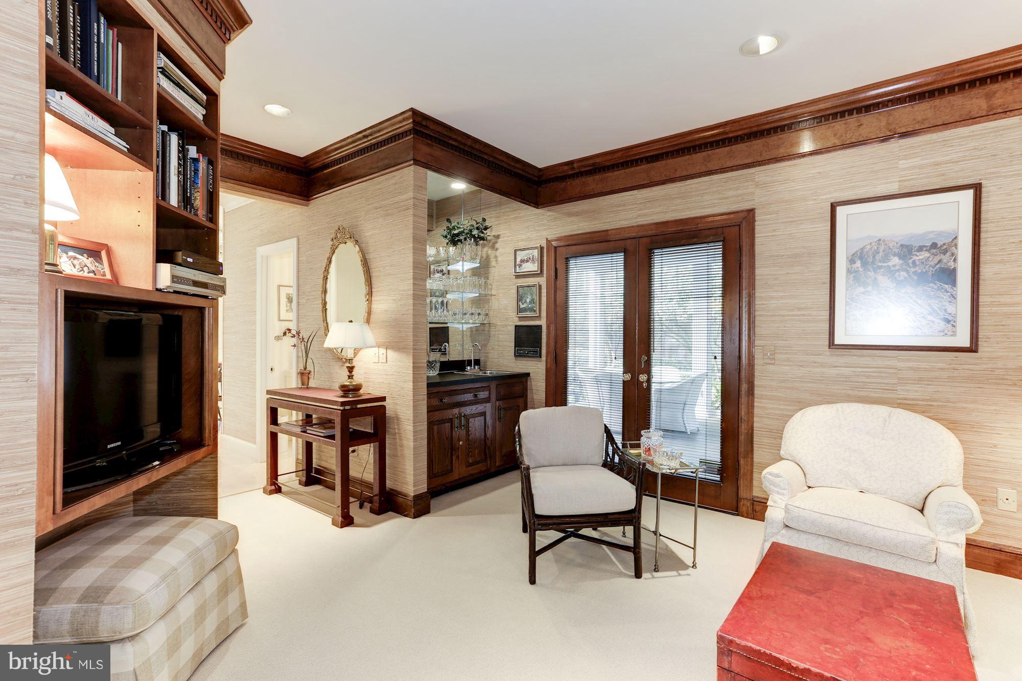 3239 Ellicott Street Northwest Washington, DC 20008 - Photo 17 of 28 Family Room w/ Wet Bar