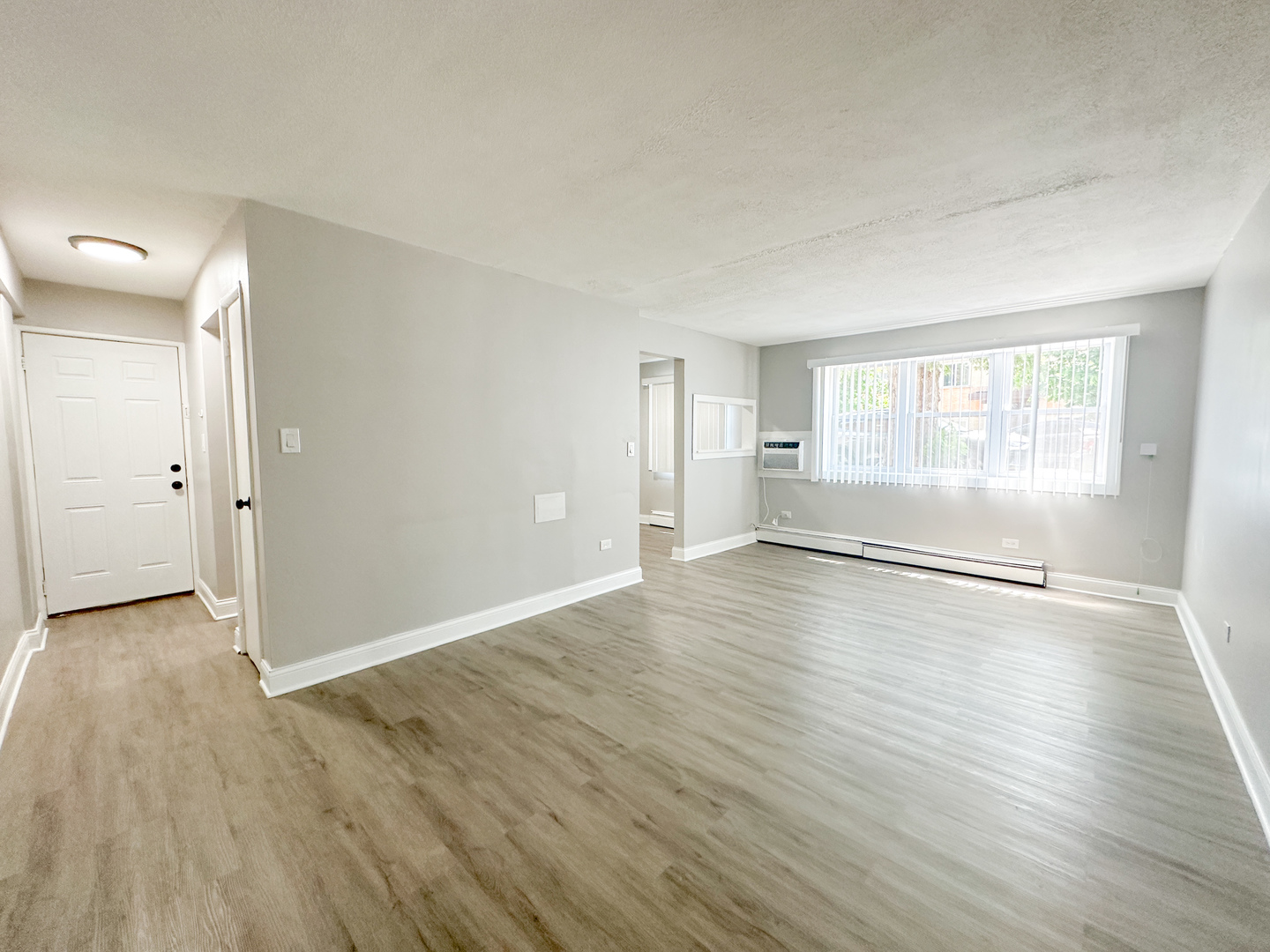 4300 North Keystone Avenue, Unit 1B Chicago, IL 60641 - Photo 4 of 7