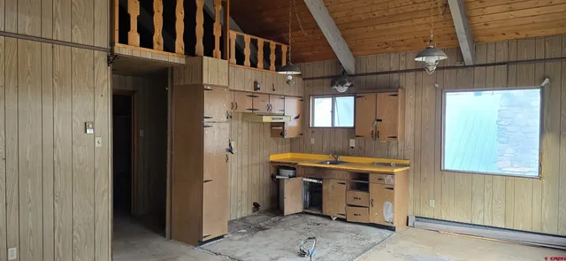 a view of an outdoor kitchen
