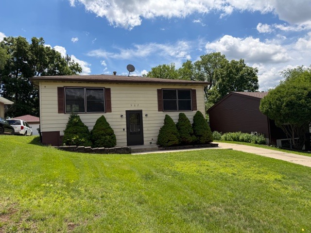 907 Houston Avenue Elgin, IL 60120 - Photo 2 of 18