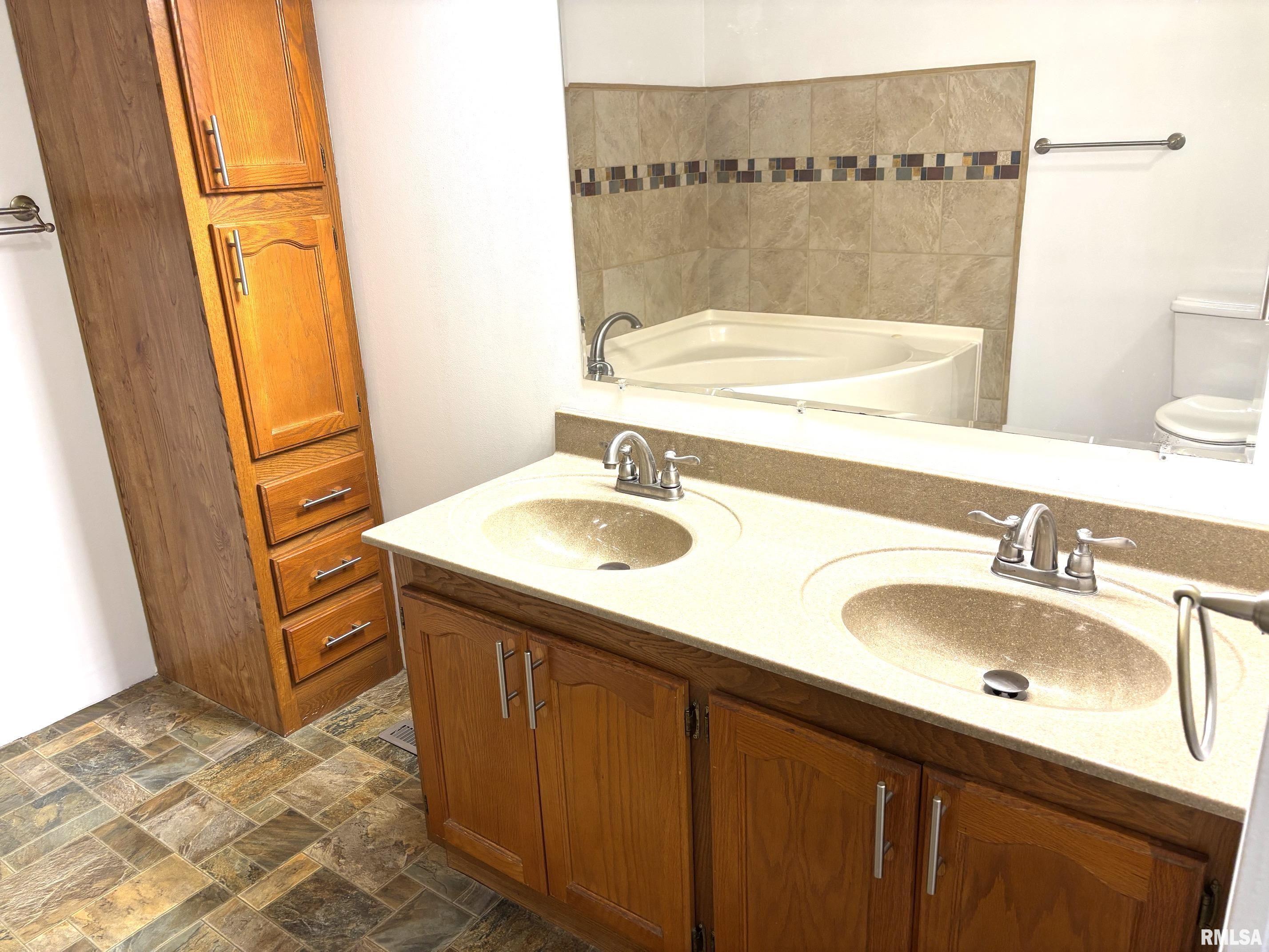 2800 Vía Rosso, Unit 73 Springfield, IL 62703 - Photo 32 of 43