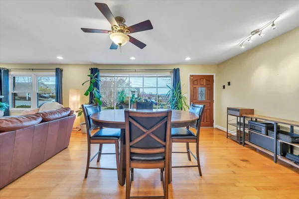 $309,900 | 727 Plantation Circle, Roanoke, VA 24019