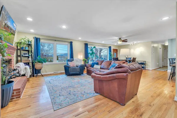 $309,900 | 727 Plantation Circle, Roanoke, VA 24019