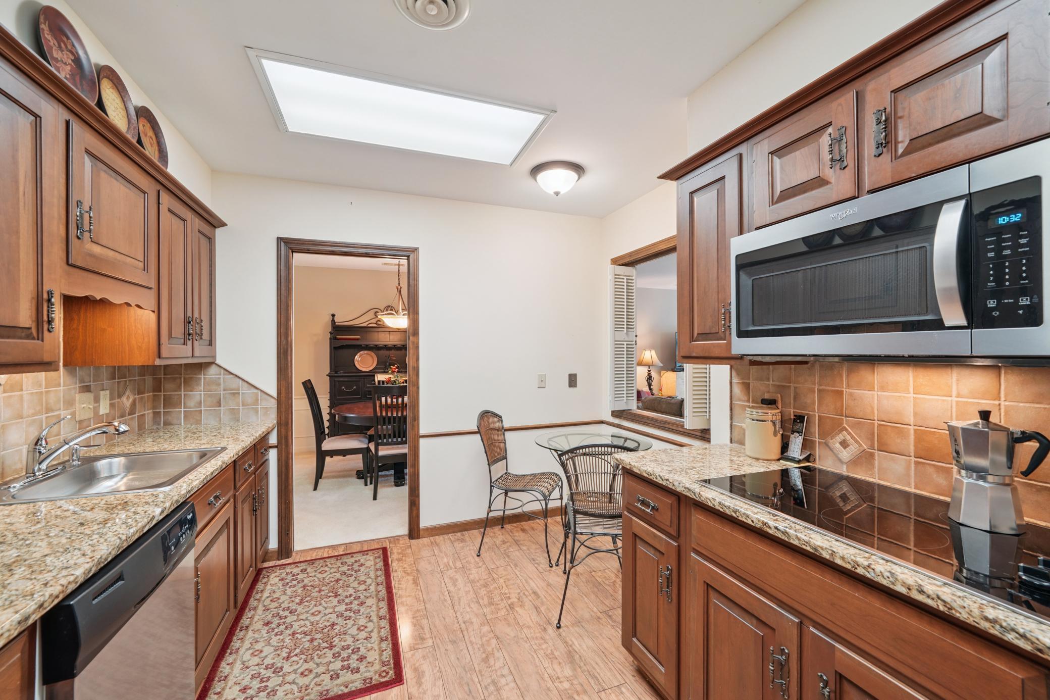 8621 Basswood Road, Unit 23 Eden Prairie, MN 55344 - Photo 8 of 31