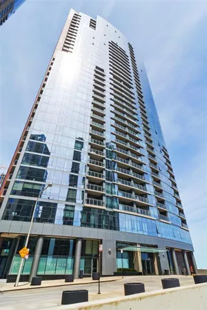 $300,000 | 450 East Waterside Drive, Unit 707, Chicago, IL 60601