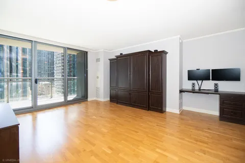 $300,000 | 450 East Waterside Drive, Unit 707, Chicago, IL 60601