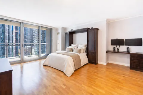 $300,000 | 450 East Waterside Drive, Unit 707, Chicago, IL 60601