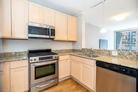 $300,000 | 450 East Waterside Drive, Unit 707, Chicago, IL 60601