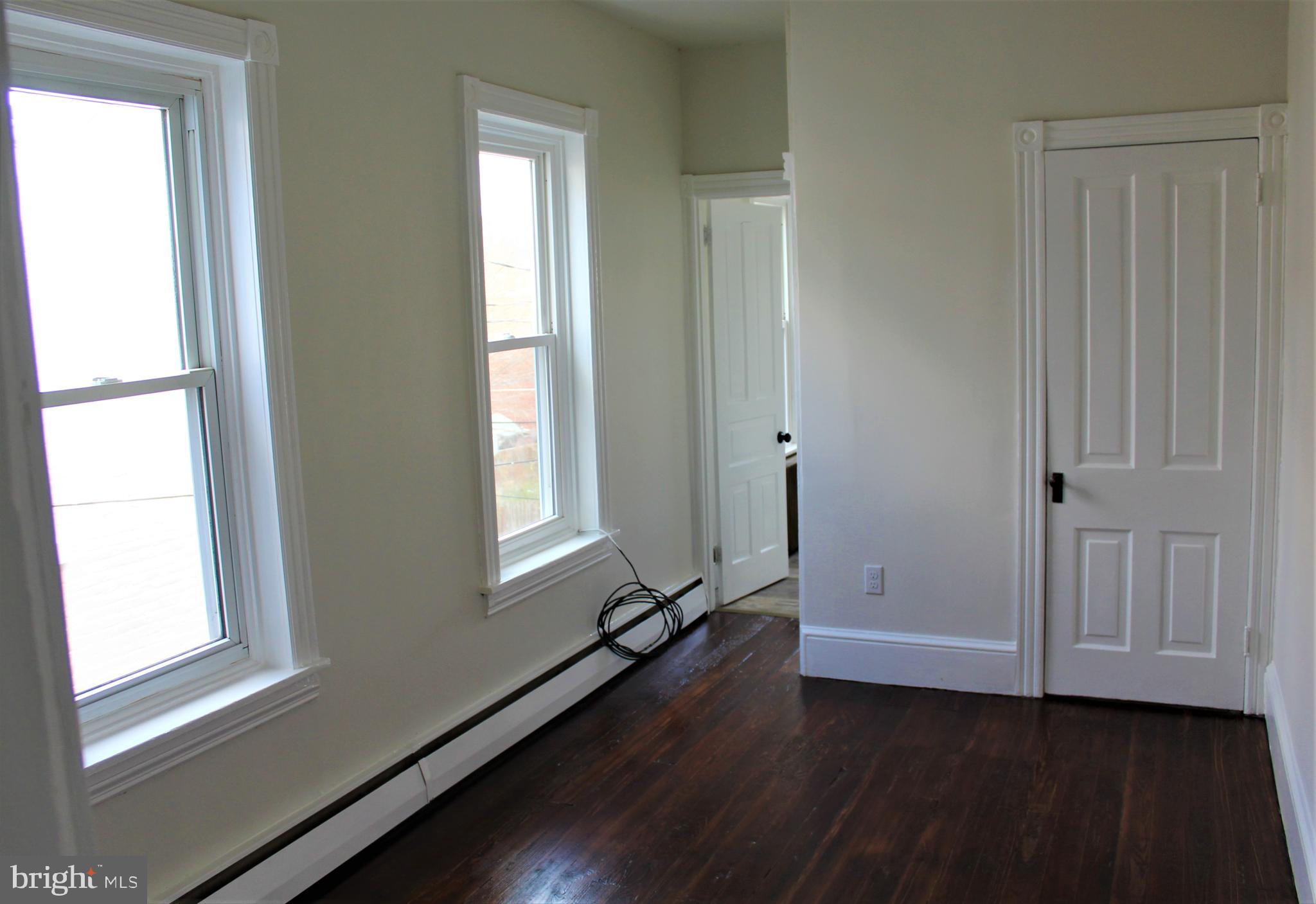 345 Pear Street Reading, PA 19601 - Photo 23 of 34 BEDROOM 2 (WALK-THRU)