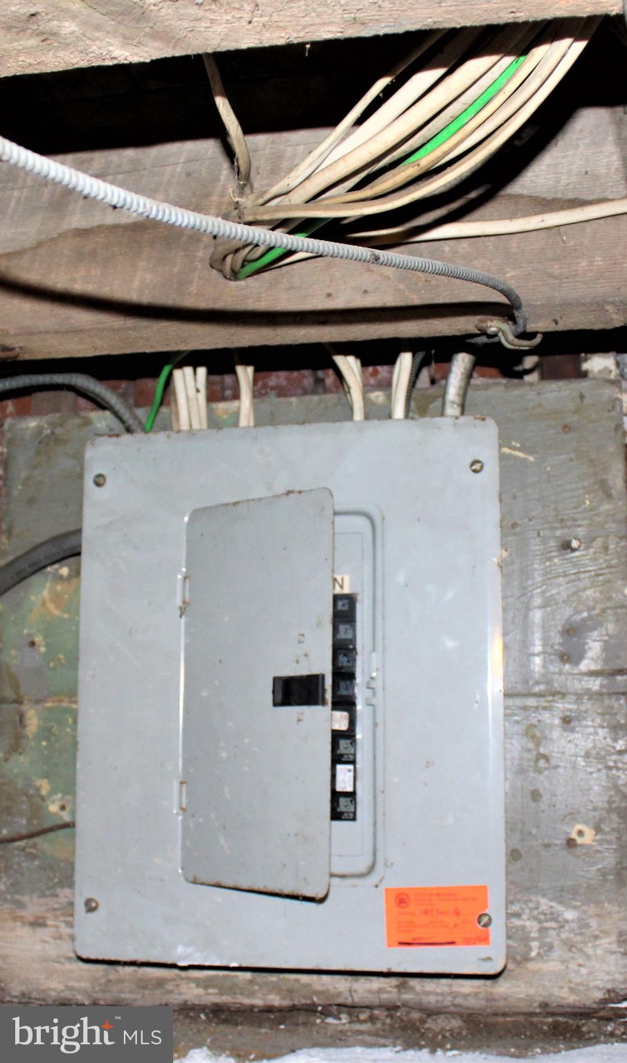 345 Pear Street Reading, PA 19601 - Photo 33 of 34 ROMEX WIRING (GROUNDED)