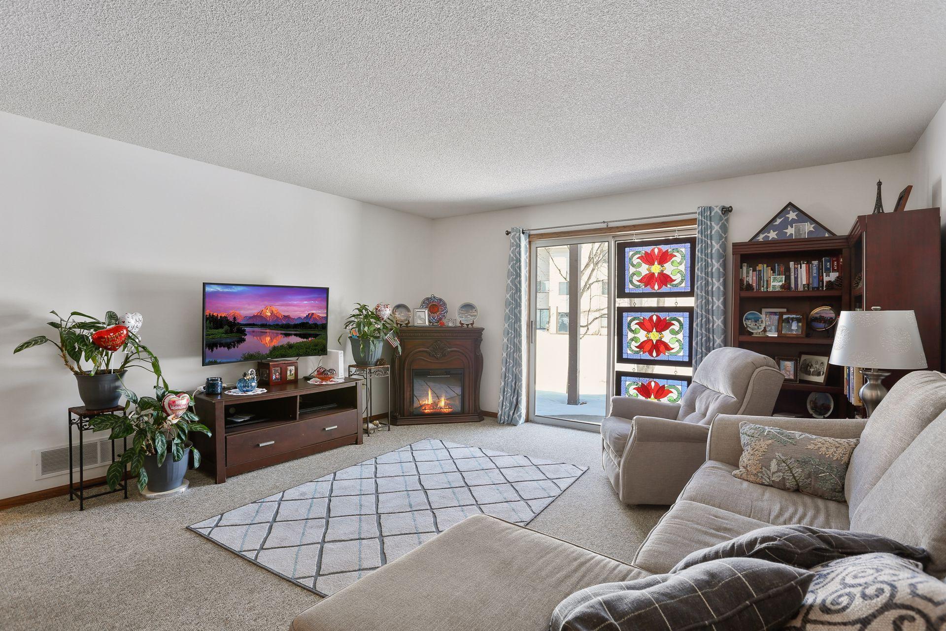 124 Ruth Street North, Unit 2 St. Paul, MN 55119 - Photo 8 of 30 Gallery Image 8