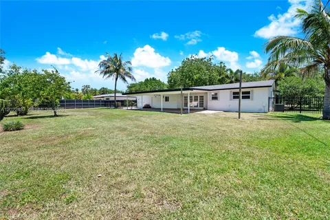 $940,000 | 15700 Southwest 87th Avenue, Palmetto Bay, FL 33157