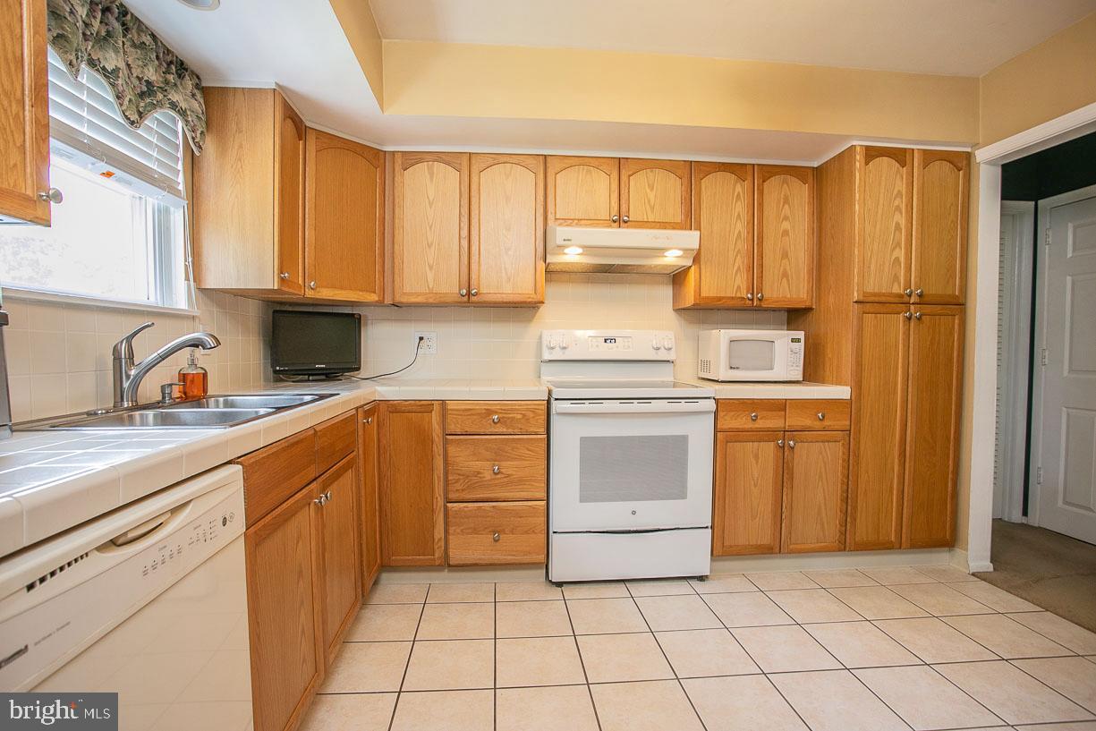107 Level Road Collegeville, PA 19426 - Photo 15 of 39 Kitchen