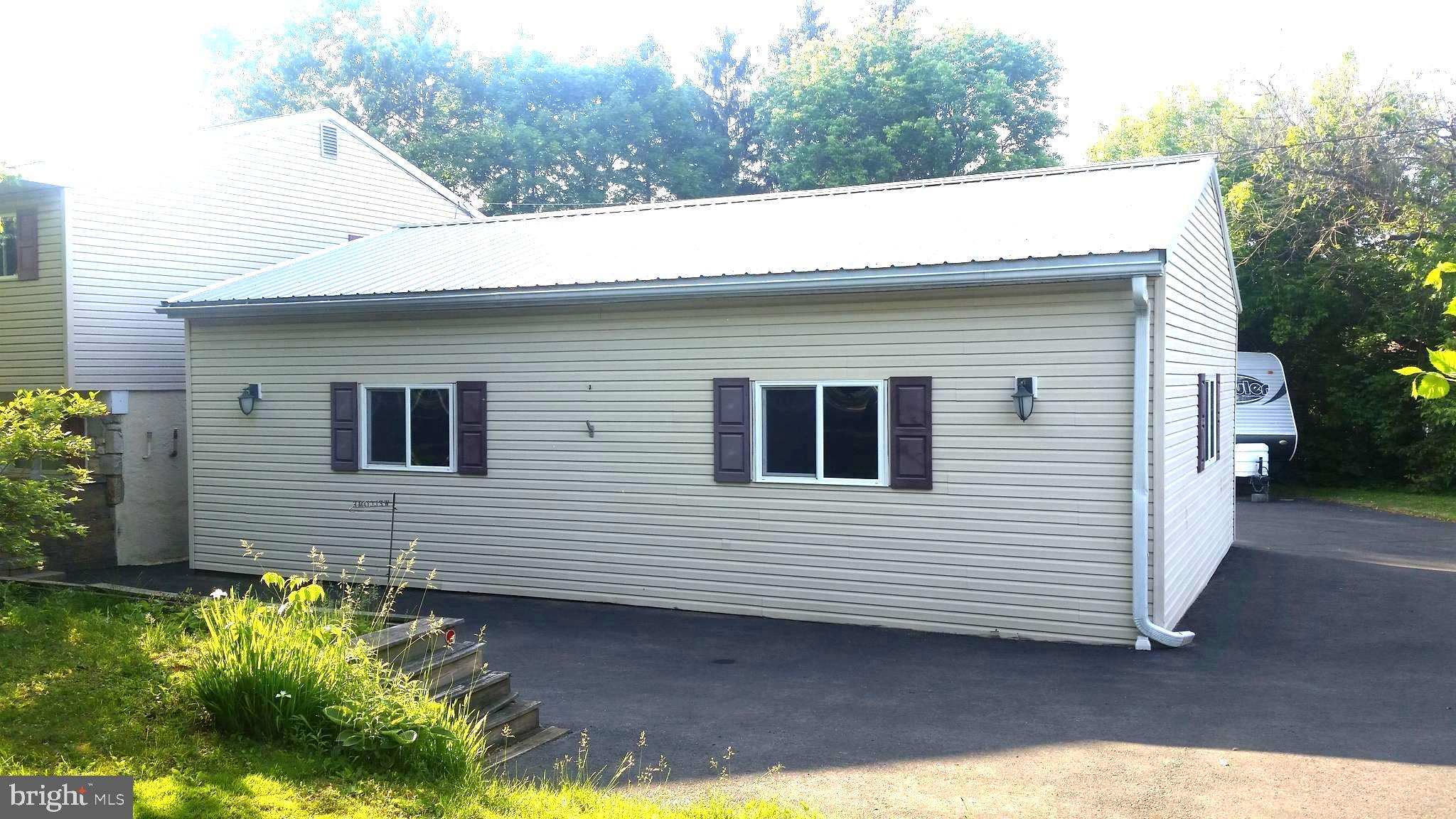 107 Level Road Collegeville, PA 19426 - Photo 29 of 39 Garage front view