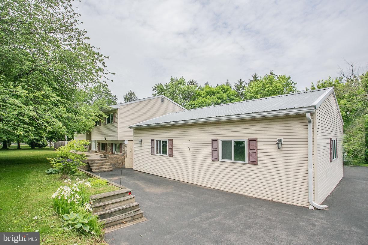 107 Level Road Collegeville, PA 19426 - Photo 6 of 39 Detached 2 1/2 car garage