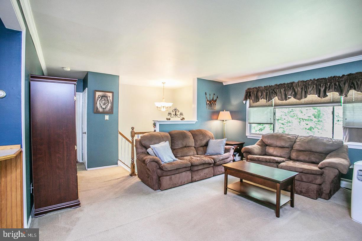 107 Level Road Collegeville, PA 19426 - Photo 8 of 39 Living room