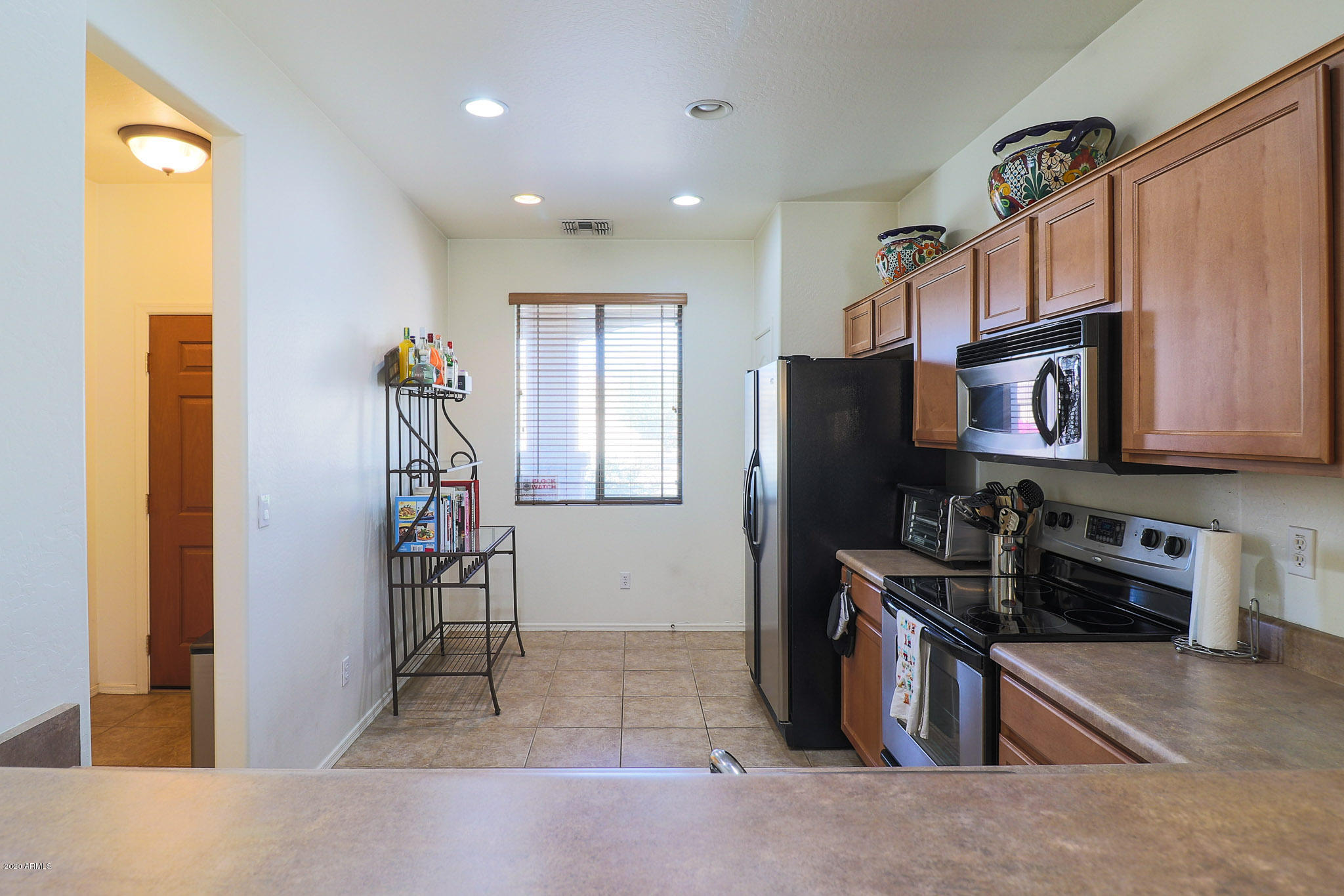6921 West Maldonado Road Laveen, AZ 85339 - Photo 5 of 17 Fridge Conveys