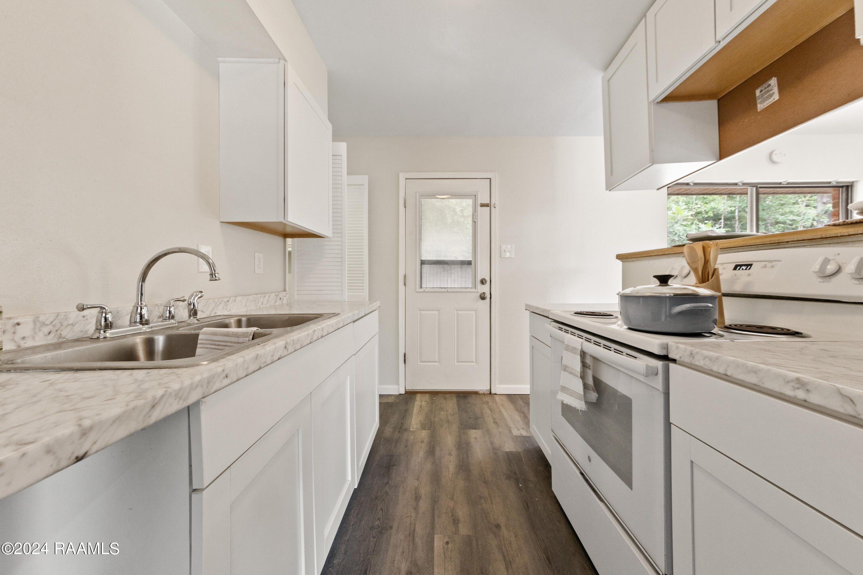 304 Young Drive Lafayette, LA 70506 - Photo 8 of 27 304Young-1-29