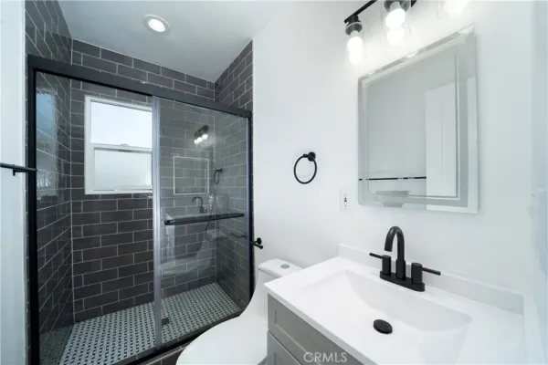 $2,200 | 1050 Cedar Avenue, Long Beach, CA 90813
