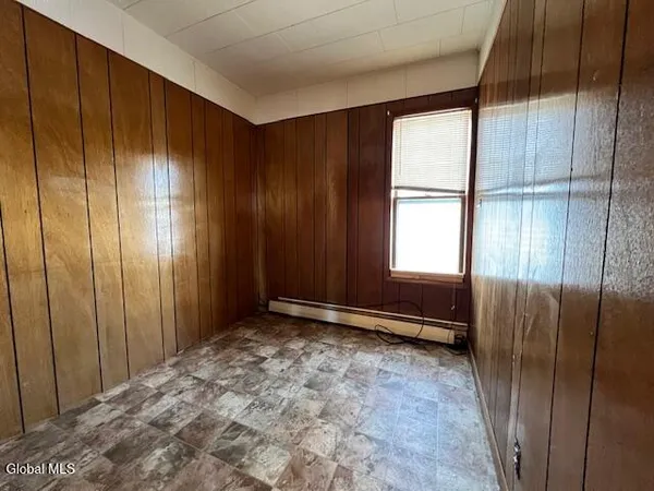 $194,000 | Undisclosed Address, Amsterdam, NY 12010