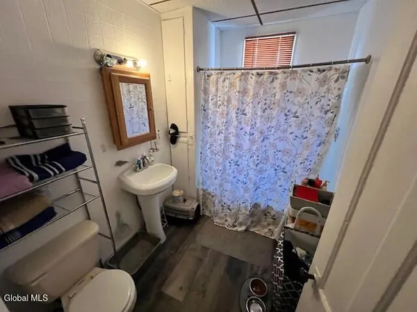 $194,000 | Undisclosed Address, Amsterdam, NY 12010