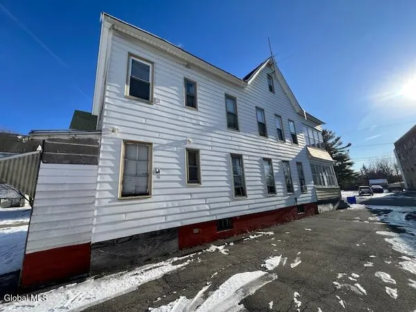 $194,000 | Undisclosed Address, Amsterdam, NY 12010