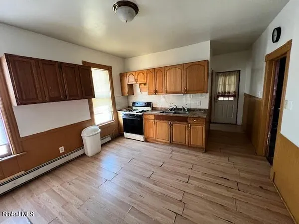 $194,000 | Undisclosed Address, Amsterdam, NY 12010