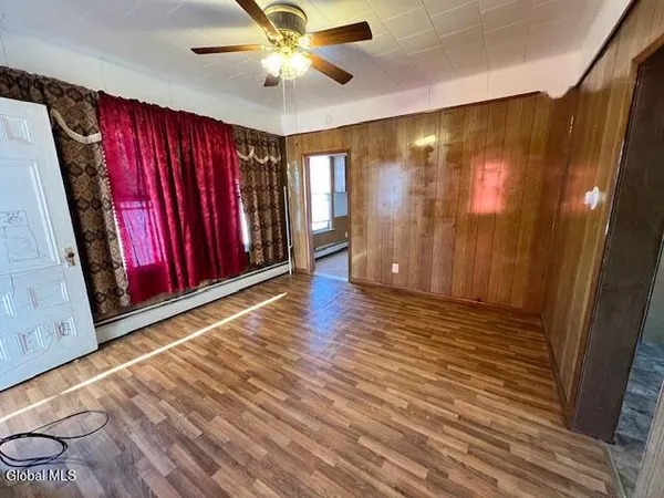 $194,000 | Undisclosed Address, Amsterdam, NY 12010